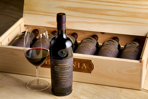 조셉 펠프스, 반세기 장인정신 담은 인시그니아로 연말 제안