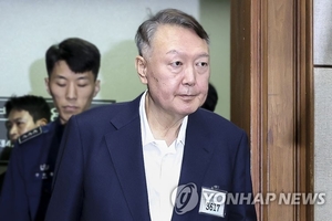 ‘尹 출석’ 김건희특검 첫 조사 8시간 반 만에 종료