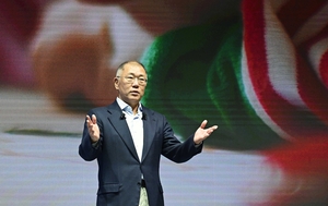 [2025 재계 말말말] 정의선 “위기에 위축될 필요 없다” 현대차그룹 계속 달린다