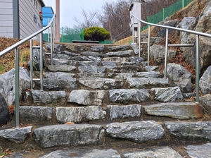 대구 남구, 앞산 파크골프장 돌계단 고령 회원 안전 위협