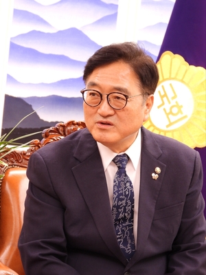 [신년 단독인터뷰] 우원식 “대전환의 시기, 기업도 탄소 중립 대비해야”