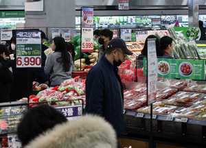 고환율에 물가도 들썩…투자은행들, 내년 전망치 줄줄이 상향