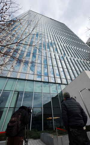 [쿠팡 고객정보 유출 사태] 경찰, 쿠팡 압수수색…국회서 청문회까지 ‘전방위 압박’