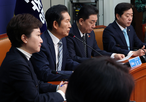 與 “내란전담재판부 연내 처리”…野 “누더기법” 총공세