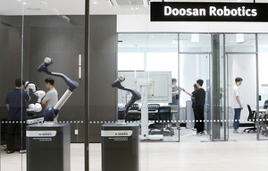 [특징주] 두산로보틱스, 협동로봇 수요 기대감에 장 초반 5%대 상승