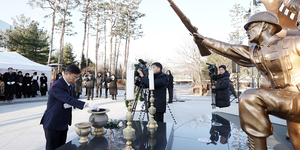 신상진 성남시장 “정본청원의 자세로 시정 펴나가겠다”...현충탑서 새해 첫 일정