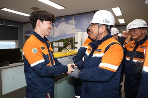 [신년사] 장인화 포스코그룹 회장 “안전문화 정착·철강 현지 완결 전략 실행”