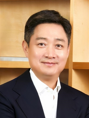 홍범식 LGU+ 사장 “올해 핵심가치는 ‘T.R.U.S.T’”…신뢰로 성장 이끈다