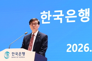 이창용 “1400원대 환율, 펀더멘탈과 큰 괴리…해외투자 영향 재검토해야”