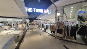 [단독] “수수료 대신 임대료 내라고?”…이마트 리뉴얼 둘러싸고 입점업체 ‘발동동’