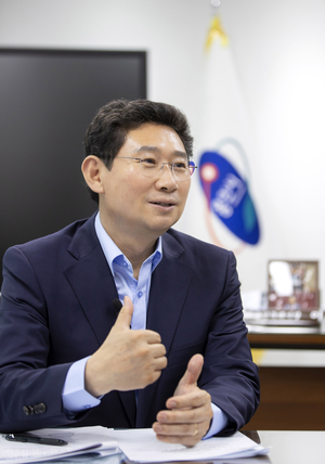 SK하이닉스, 용인반도체 산단 팹 착공 이후 ‘지역상생’ 가속...이상일 “성공적 평가”