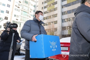 경찰 ‘공천헌금 의혹 핵심인물’ 김경 2차 압수수색