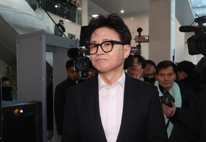 한동훈, ‘당게 사건’ 첫 사과…“당 이끌던 정치인으로서 송구”