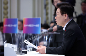 李 대통령 “부동산 세제 강화, 지금은 고려 안해”