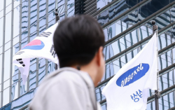 ‘HBM’ 밀어붙인 삼성전자, D램 1위 되찾았다