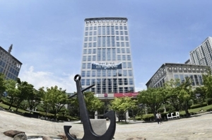 30년 낙동강 물 갈등, 부산·경남 담판 테이블 오른다