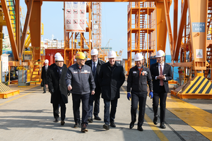 한화오션 거제 조선소 찾은 加 국방조달 장관…“60조 잠수함 사업 핵심, 경제적 이익”