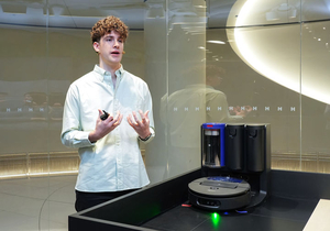 로봇청소기 ‘수입산 놀이터’…삼성·LG 존재감 사라질판