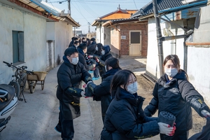 콜마그룹, 신입사원 100여명과 사회공헌 연탄 나눔