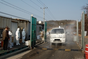 경북 봉화군, 도촌리 양계단지 AI 차단 총력…방역초소 6곳으로 확대 ‘24시간 철통 방어’