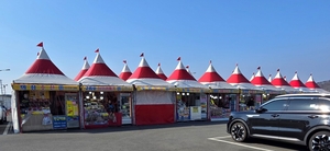 [기획] 포항시, 공영주차장 점령한 몽골텐트… 구룡포 일본인가옥거리 ‘불법영업’ 방치(상)