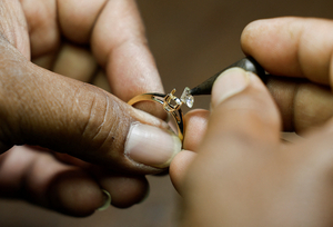 금·은 가격 치솟는데…138년 역사 다이아몬드 회사는 매각 운명