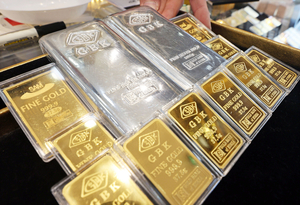 국제 금·은값 시세 회복하는데…“귀금속 대신 ‘이것’ 뜬다”