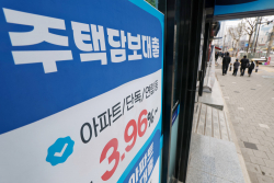 “금리 깎아달라”...금리인하요구권 신청 차주, 이자 0.46% 낮췄다