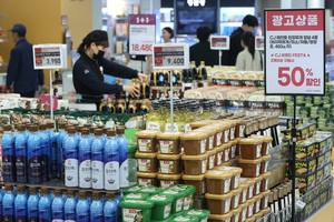 지난해 식품사 매출원가율 0.9%p 상승…영업익 7300억 사라졌다