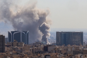 [특징주] 미국-이란 전쟁 장기화 가능성에 ‘방산주’ 강세