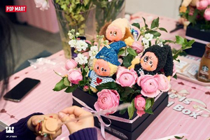 “시들지 않는 꽃이 뜬다”…화이트데이 앞두고 캐릭터·블록 꽃 선물 인기