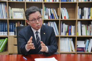 [인터뷰] ‘추경 7번 편성’ 안도걸 의원, “초과 세수 20조원…경제성장률 하락 방어”