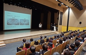 사상시니어클럽 신입회원 800여 명, 부산 플란치과 강연 참여