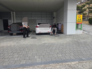 포항교육지원청, 복무기강 ‘도마 위’....근무 중 사적 차량 정비 의혹