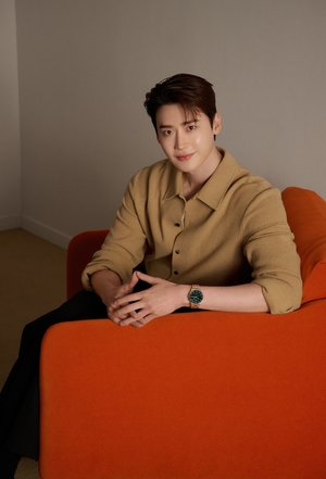 미도(MIDO), 이종석과 함께 커맨더 컬렉션 재해석 신제품 ‘커맨더 다투데이’ 공개