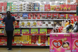 롯데웰푸드·빙그레·오리온 제품 가격 줄 인하…4월 1일 출고분부터 적용