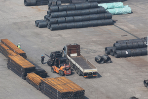 전기료도 힘든데 공급망 위기·고환율까지…철강사 ‘3중고’