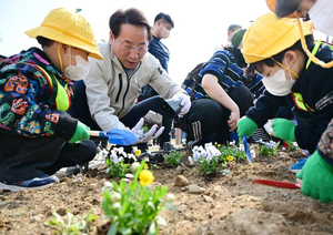 유정복 “숲과 안보, 그리고 기술”…인천 미래 키우는 시민 참여 행정 잰걸음