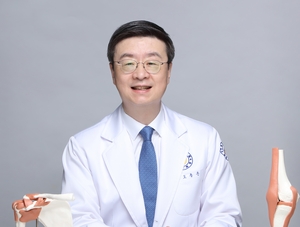 [전문의 칼럼] SVF 주사치료, 인공관절 늦추는 선택