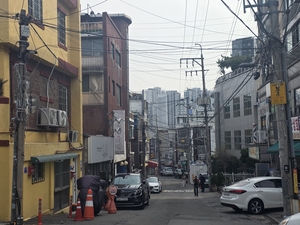 [르포] 길 하나 건너 최대 10억 차…동마포·북아현, 가격 갈림길은 ‘입지’ 아닌 ‘시간’