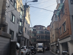 [단독] “가장 위험한 집부터 탈락”…반지하 매입 막은 ‘옥외계단’ 기준