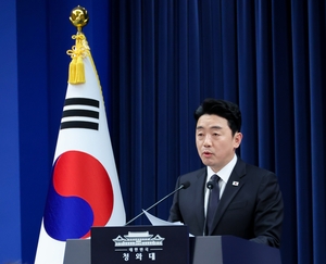 ‘석유 요정’ 강훈식, 2억5000만배럴 추가 확보