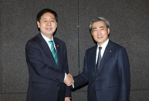 구윤철-신현송, ‘3중고’ 극복 위해 손 잡아