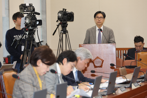 정부 부처, 탄소중립법 초기에 가파른 감축목표 명시 반대 의견