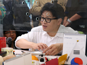 與 “하정우로 결집”…野 “한동훈으로 분열”