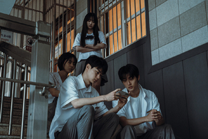 OTT “집콕족 잡아라”…5월 황금연휴 볼거리 ‘대방출’