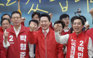 ‘보수 결집’ PK 민심 어디로…장동혁 업은 박민식 vs 코앞 사무실 연 한동훈