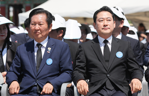여야, 5·18 기념식 총집결…추모 속 날 선 신경전