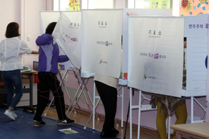 대구 새벽 깨운 ‘투표 행렬’… “말보다 결과 보여주는 일꾼 뽑아야”[6·3 투표 이모저모]