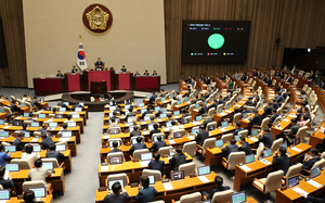 기후특위 활동, 8월 말까지 연장…탄소중립법 개정 분수령